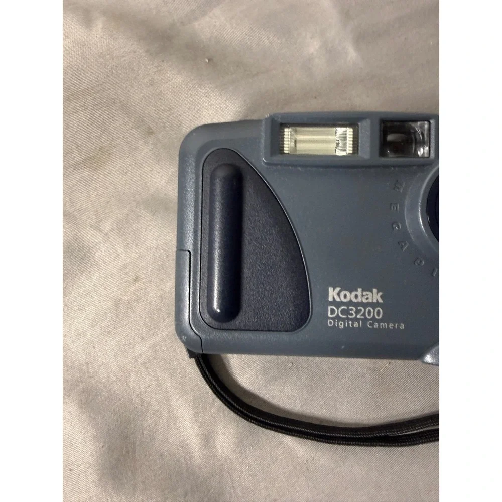Kodak DC3200 Digital Camera Vintage 1MP Point and Shoot Blue